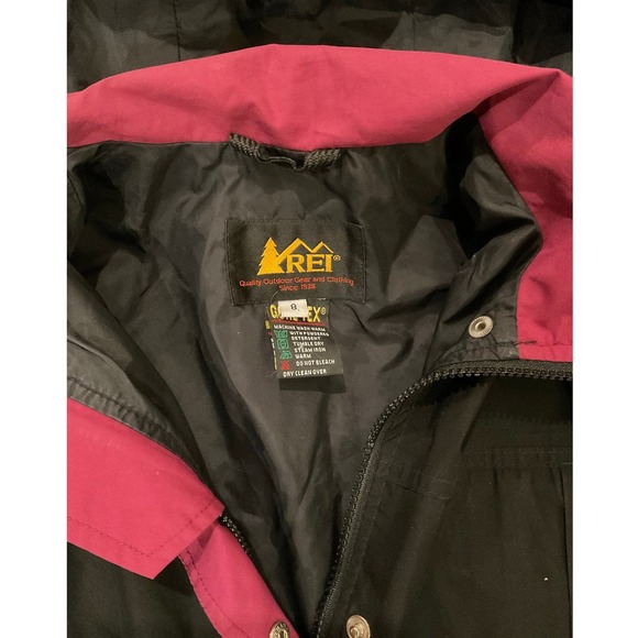 Vintage Women's REI Gore-Tex jacket gorpcore outdoor hiking size 8 black maroon - Picture 6 of 6